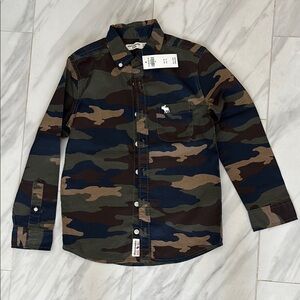 Abercrombie boy’s Camouflage Shirt, NWT